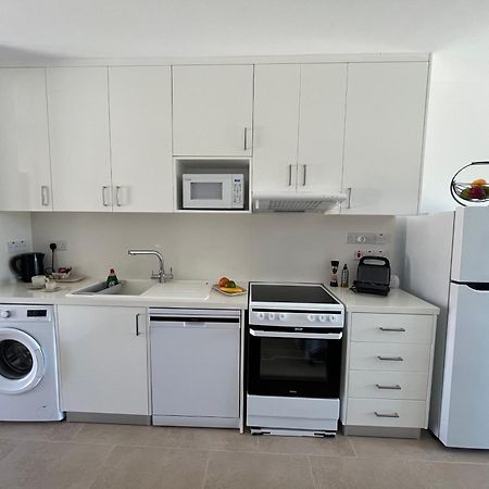 Papho'S Mare Apts Paphos Bagian luar foto